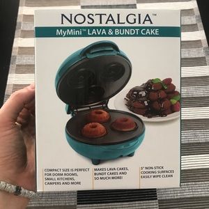 Nostalgia MyMini Lava, bundt cake maker,mini breads,mini muffins,compact size